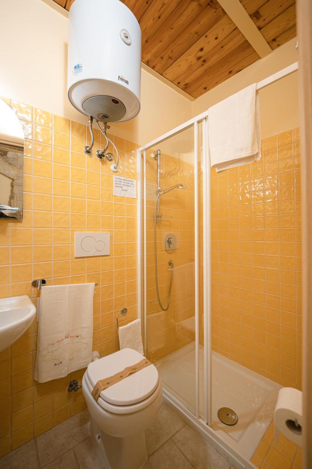 La Piccola Torre Hotel Bisceglie Kamer foto