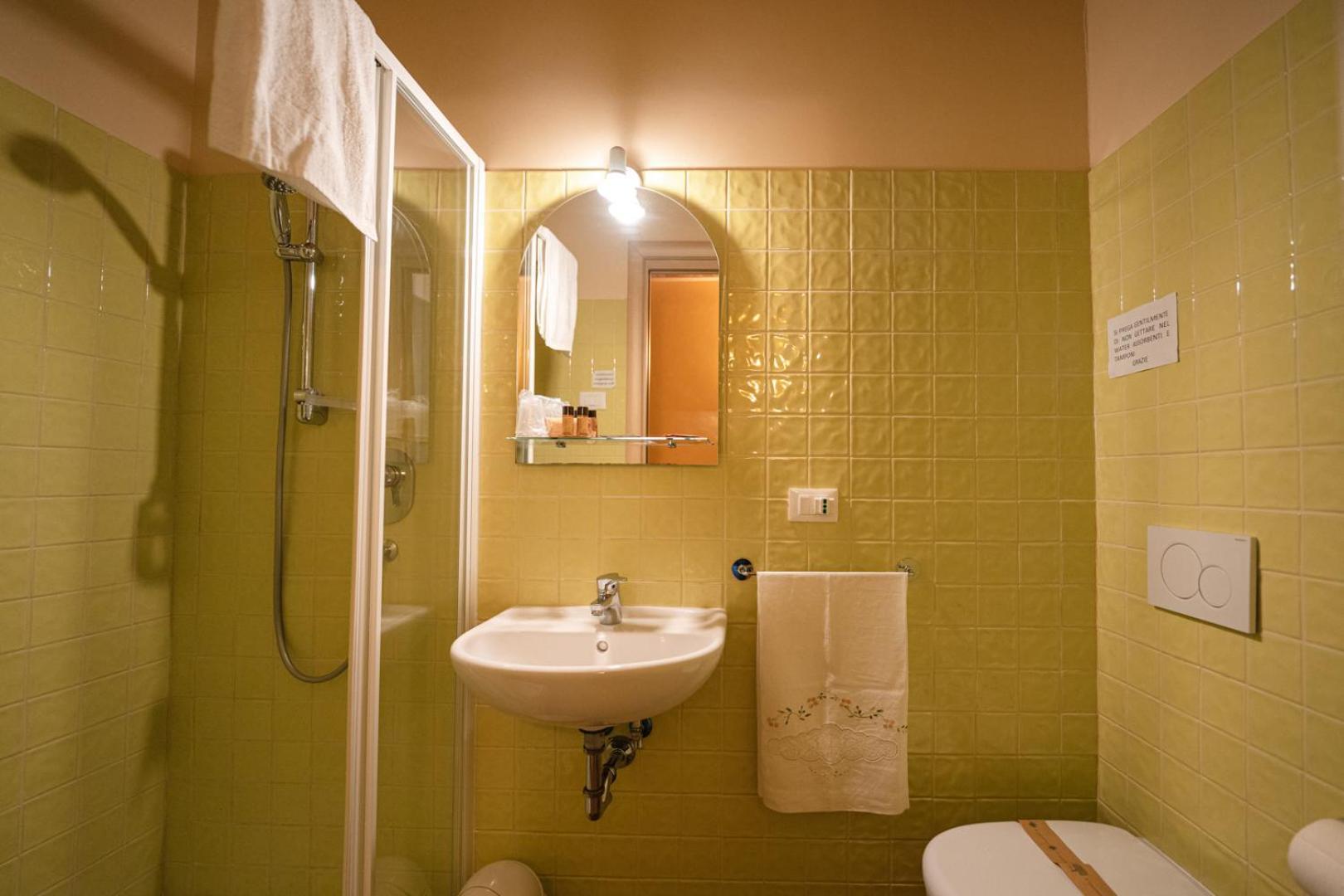 La Piccola Torre Hotel Bisceglie Buitenkant foto